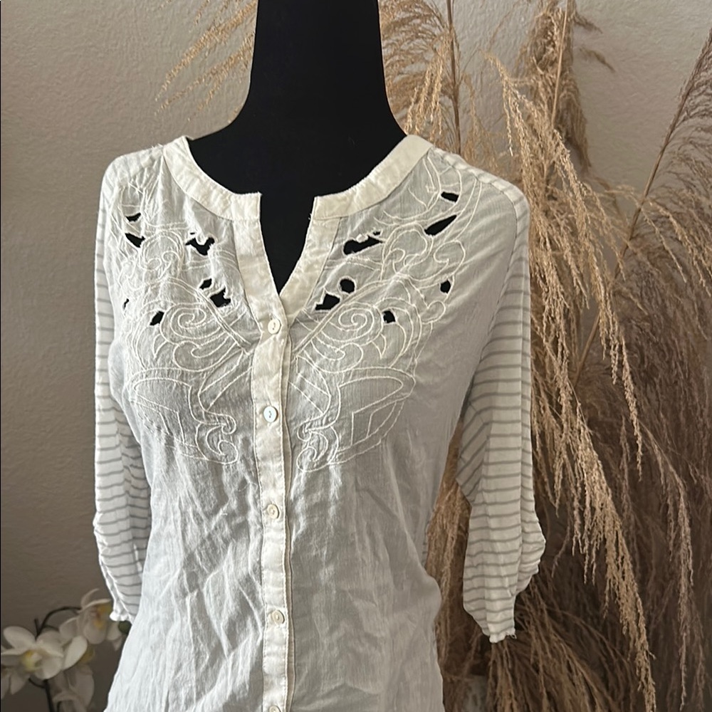 Button up Cut Out detailed Blouse